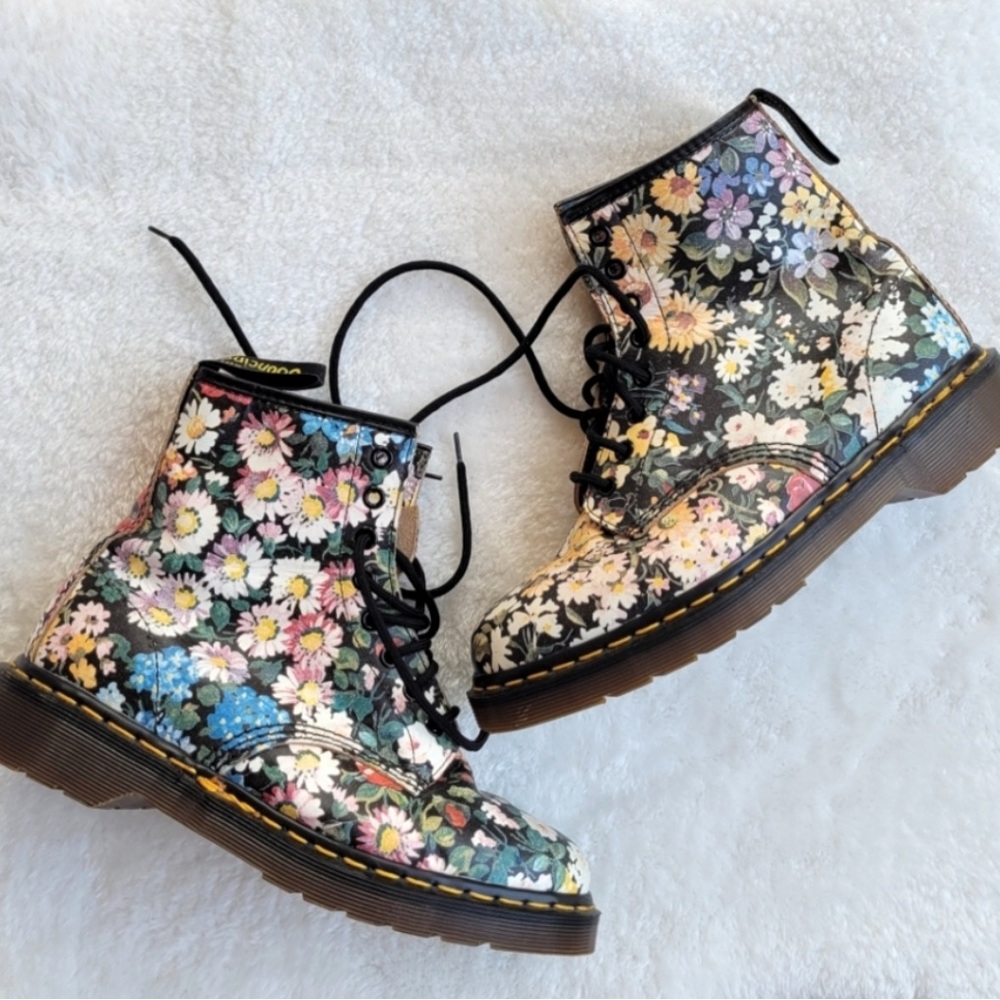 Rare Vintage Dr. Martens Made in England Floral Sienna Miller 90s Dr Martens